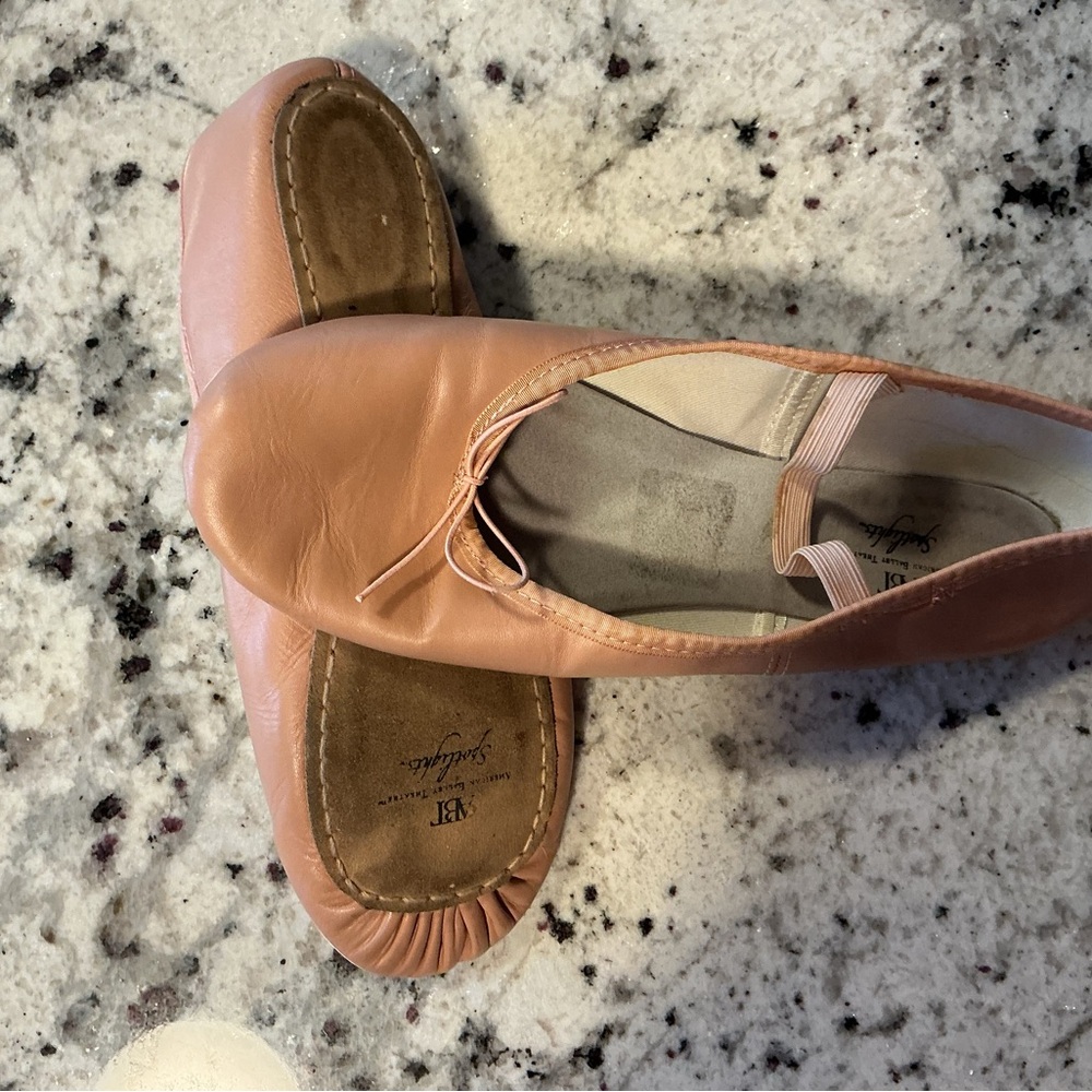 Women’s Ballet Flats in Peachy-Pink - Brand: Unknown